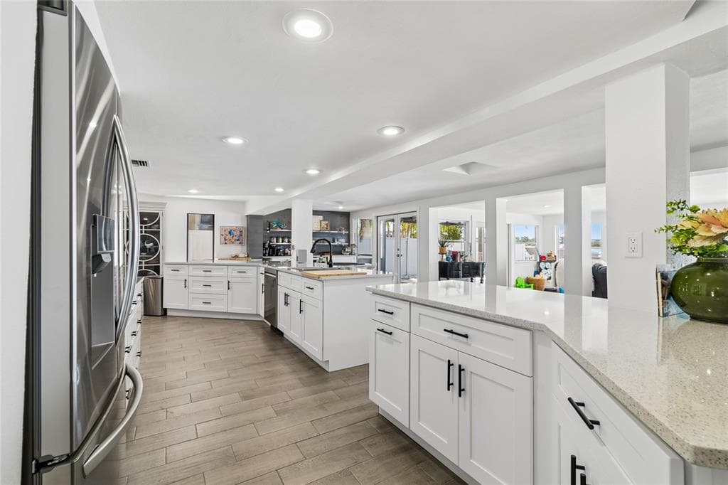 104 KLOSTERMAN ROAD W photo 8