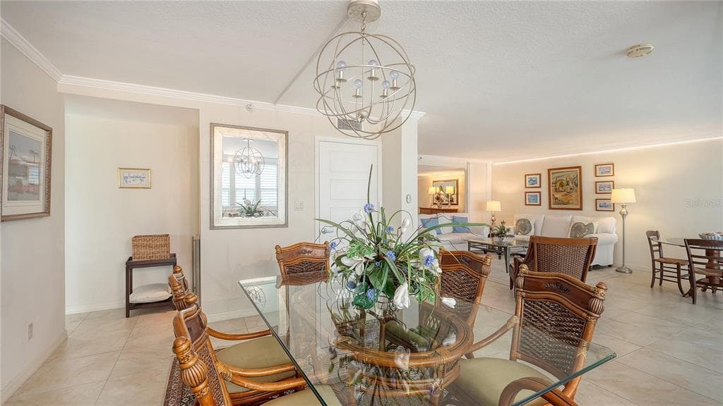 99 SUNSET DRIVE 401 photo 16