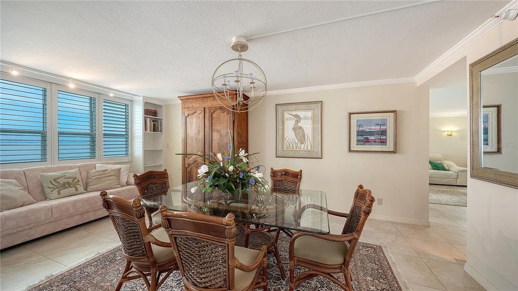 99 SUNSET DRIVE 401 photo 19