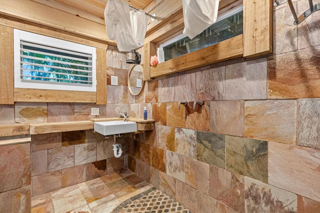 10216 46TH AVENUE W photo 6