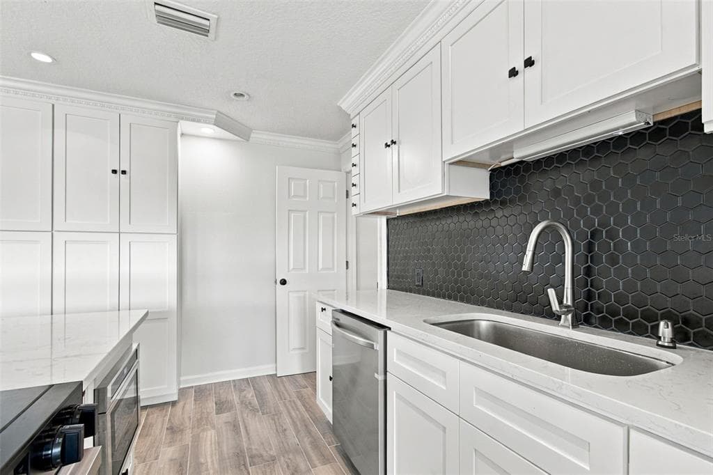 2078 NE MONTANA AVENUE NE photo 19