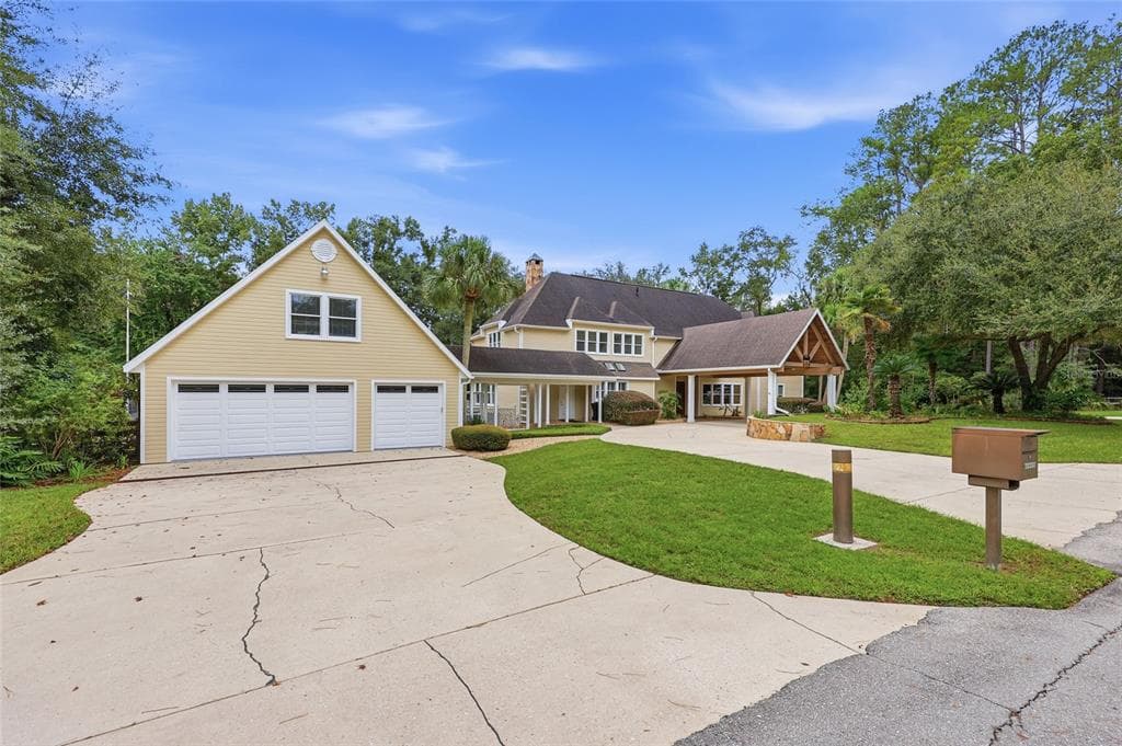 6109 NW 60TH PLACE photo 8