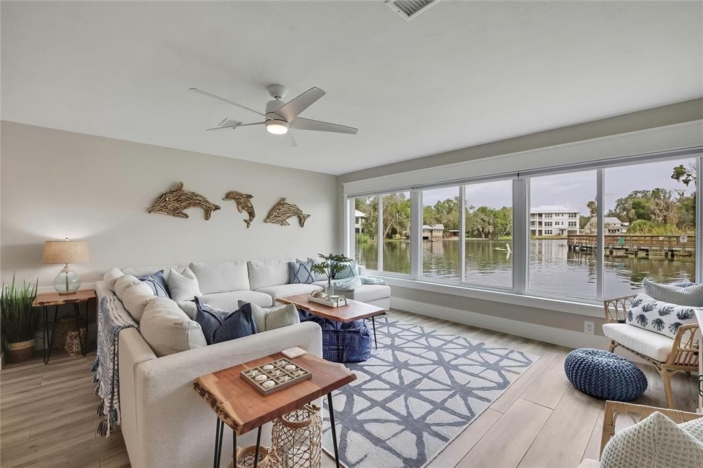 16 BEACH LANE 101 photo 2