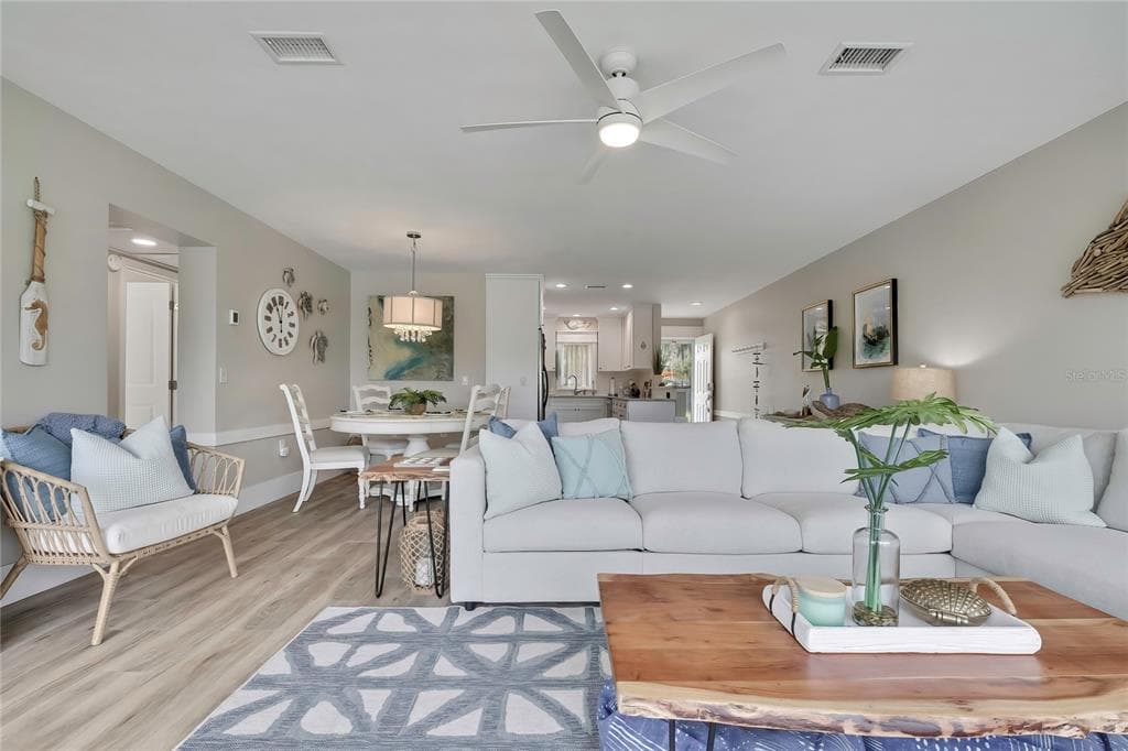 16 BEACH LANE 101 photo 6