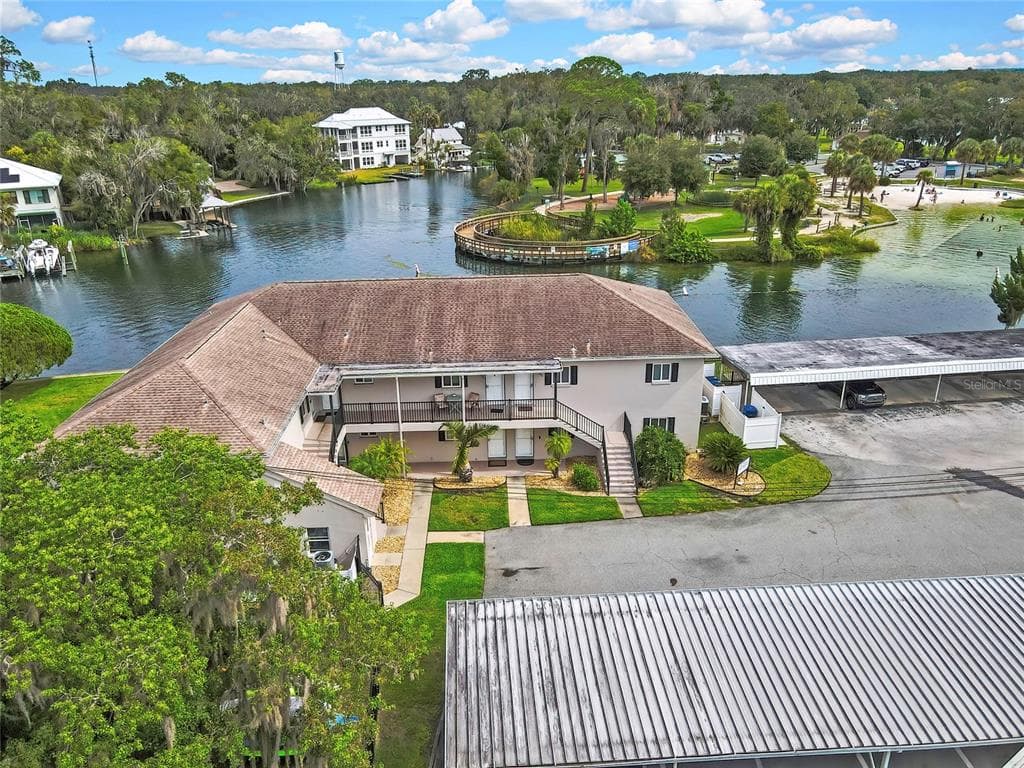 16 BEACH LANE 101 photo 1