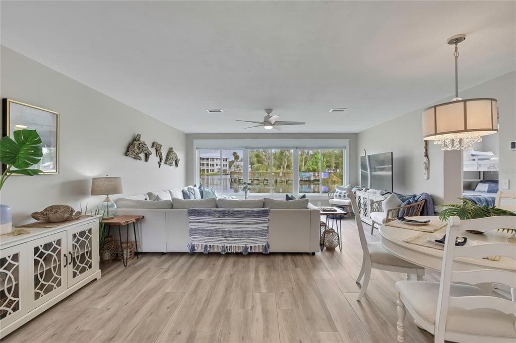 16 BEACH LANE 101 photo 4