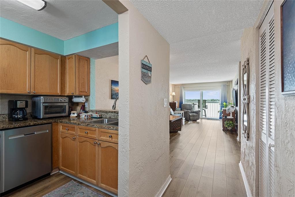 145 N HALIFAX AVENUE 310 photo 6