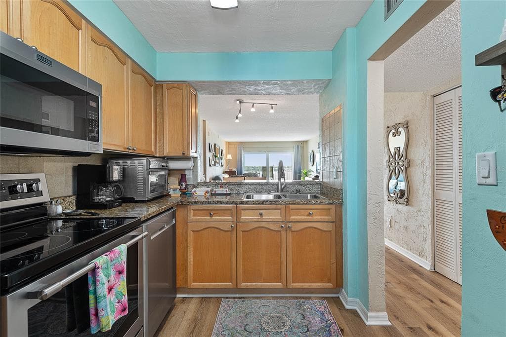 145 N HALIFAX AVENUE 310 photo 3