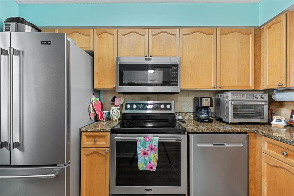 145 N HALIFAX AVENUE 310 photo 4