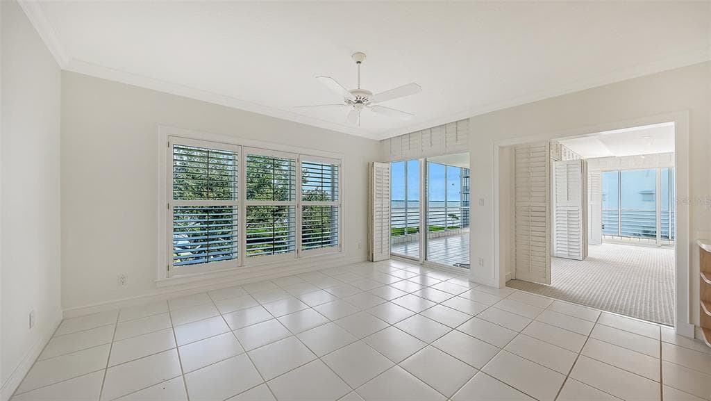 2550 HARBOURSIDE DRIVE 334 photo 23
