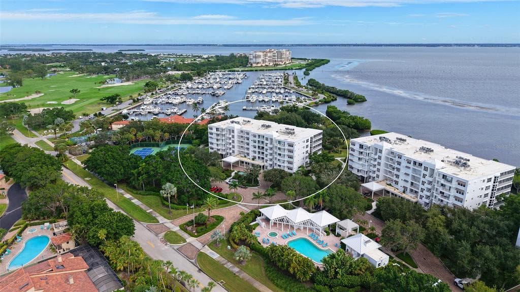 2550 HARBOURSIDE DRIVE 334 photo 2