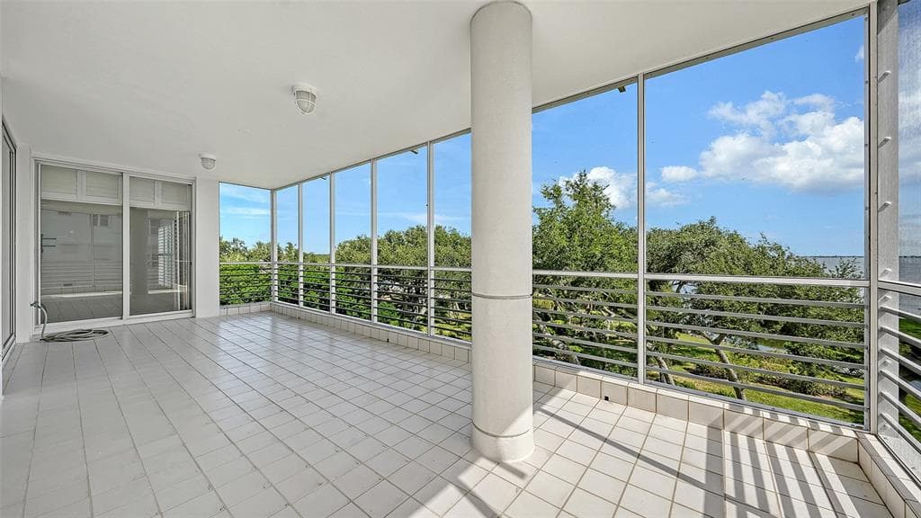 2550 HARBOURSIDE DRIVE 334 photo 13