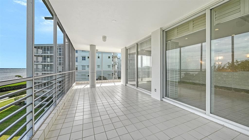2550 HARBOURSIDE DRIVE 334 photo 12