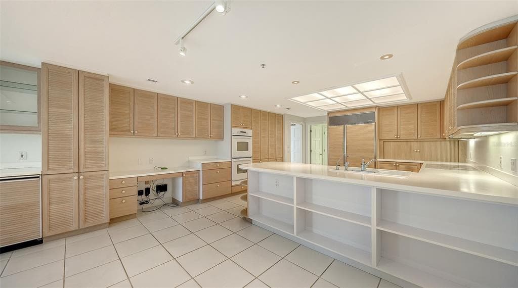 2550 HARBOURSIDE DRIVE 334 photo 24