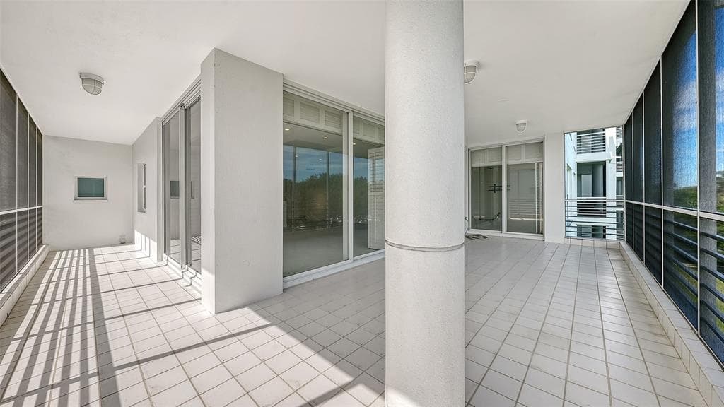 2550 HARBOURSIDE DRIVE 334 photo 14