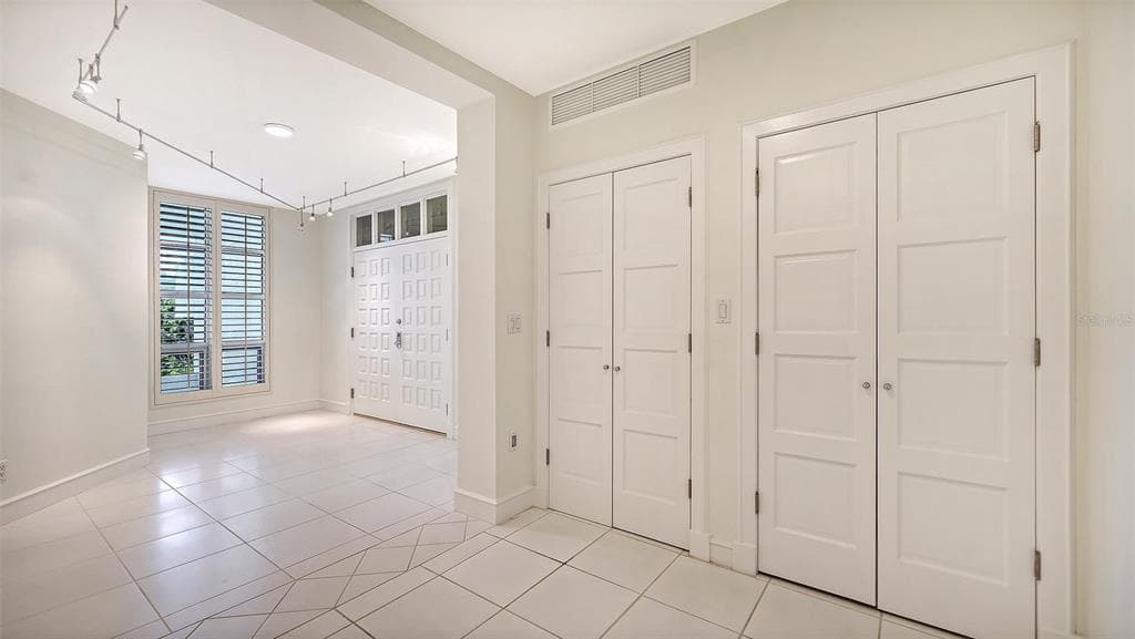 2550 HARBOURSIDE DRIVE 334 photo 8