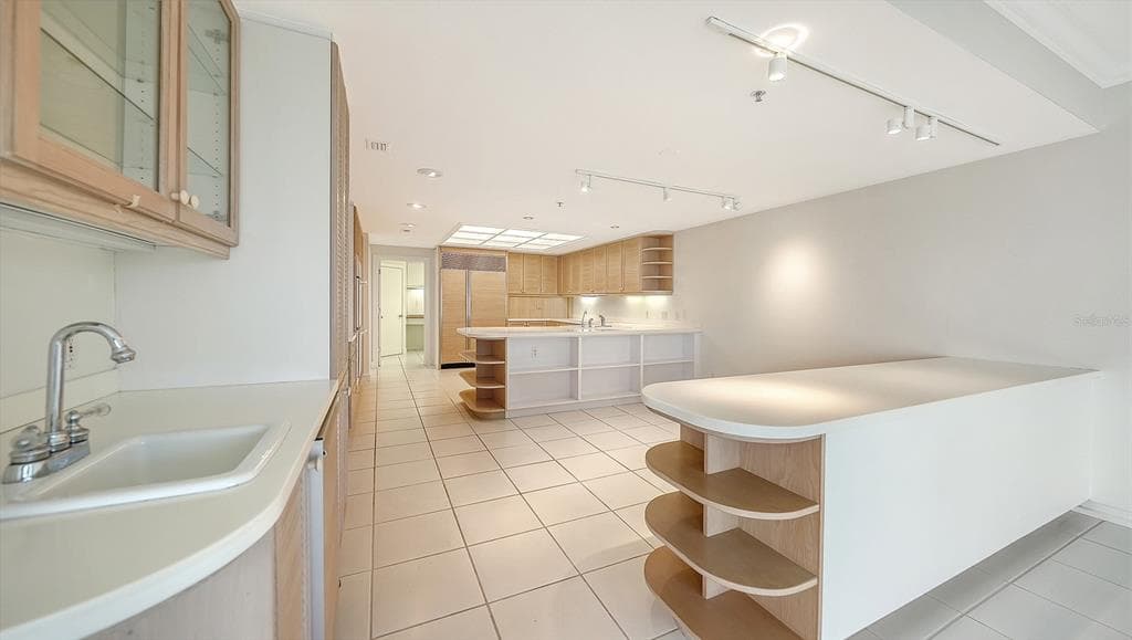 2550 HARBOURSIDE DRIVE 334 photo 21