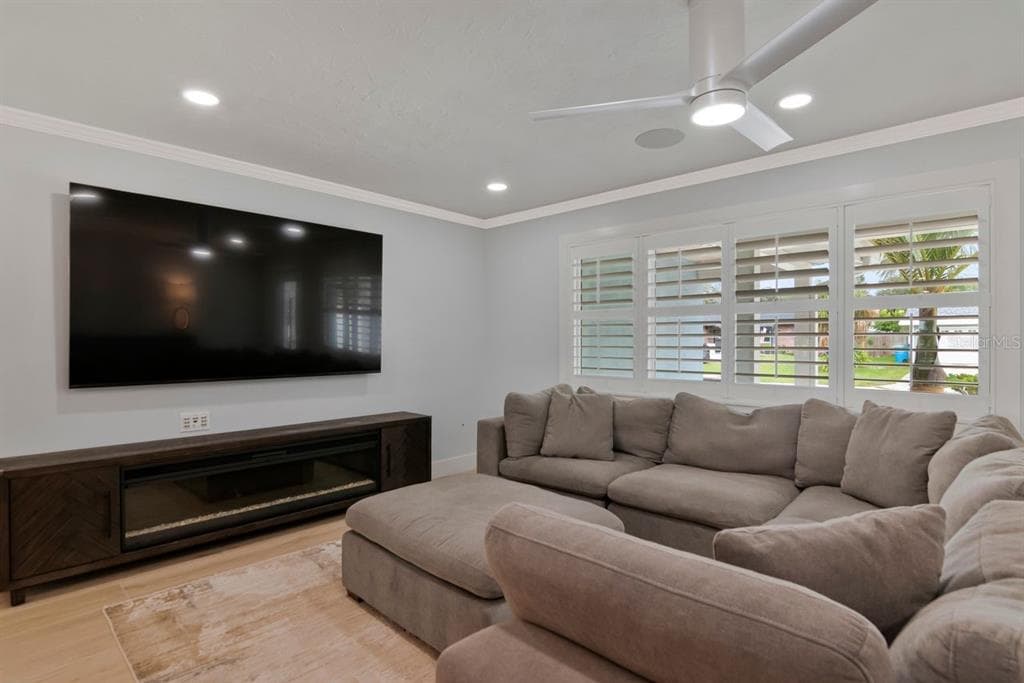 312 WESTWINDS DRIVE photo 8