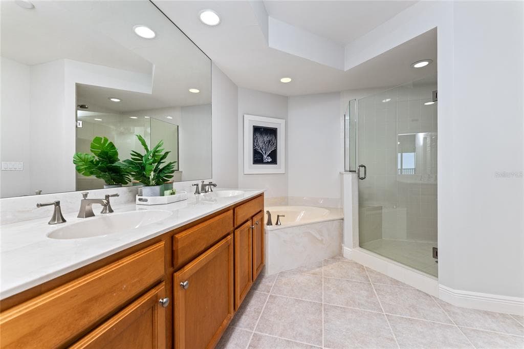 3329 SUNSET KEY CIR 301 photo 23