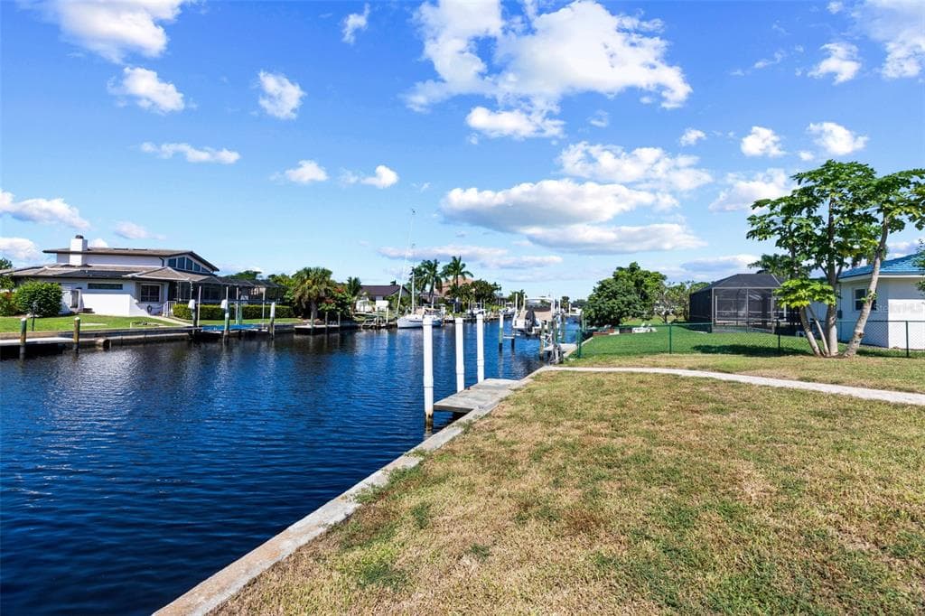 145 BAYSHORE COURT photo 2