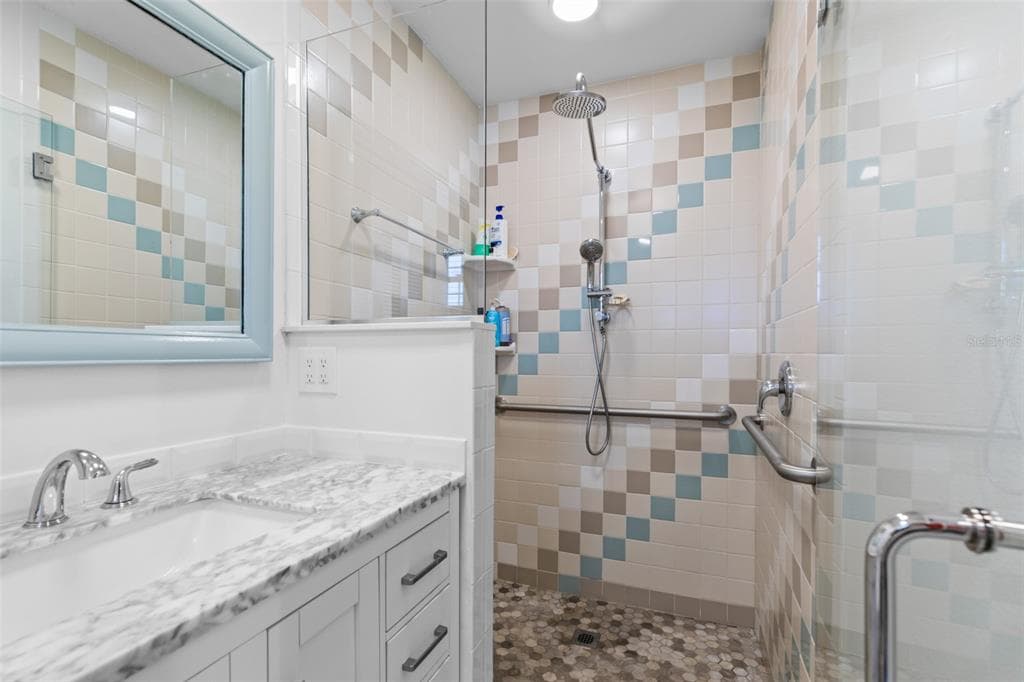 145 BAYSHORE COURT photo 17
