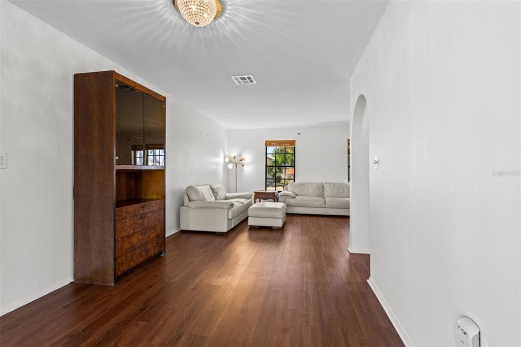 145 BAYSHORE COURT photo 7