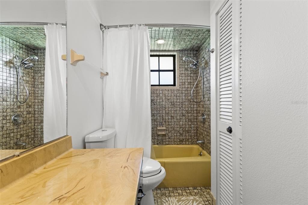 145 BAYSHORE COURT photo 20