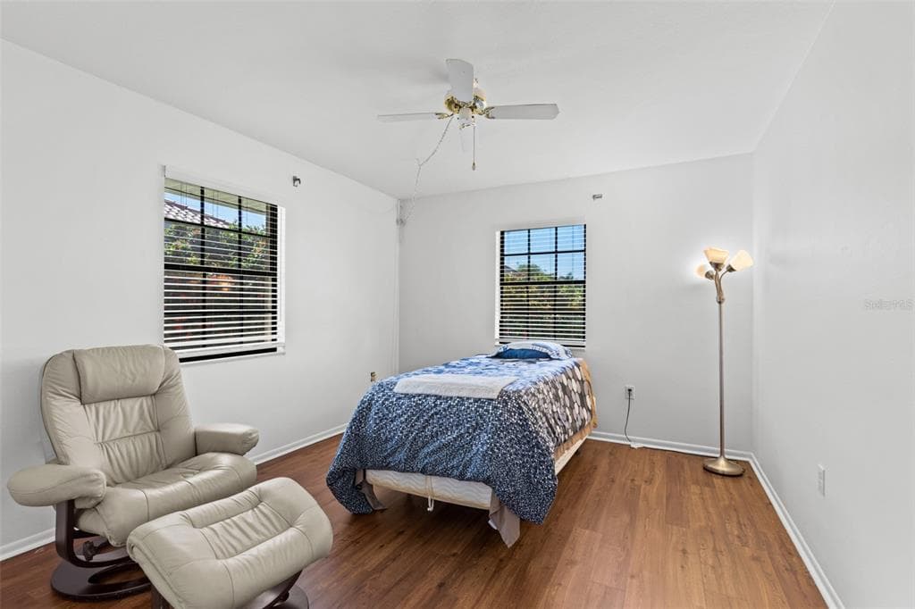 145 BAYSHORE COURT photo 18
