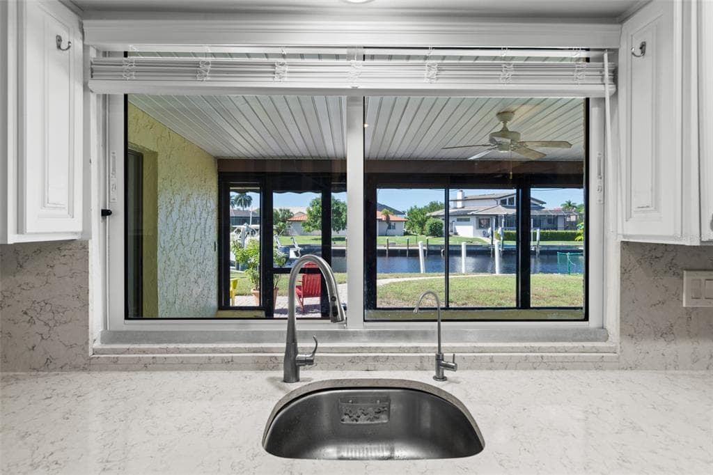 145 BAYSHORE COURT photo 11