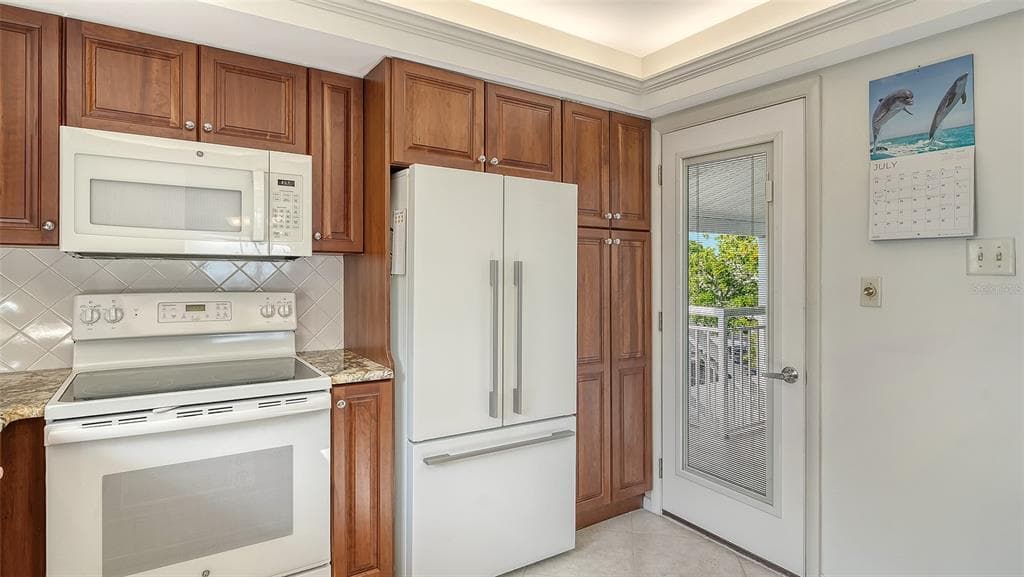 777 JOHN RINGLING BOULEVARD 36 photo 16