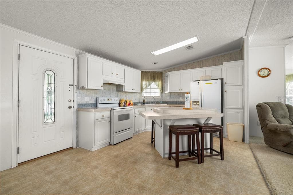 720 DANIA COURT photo 14