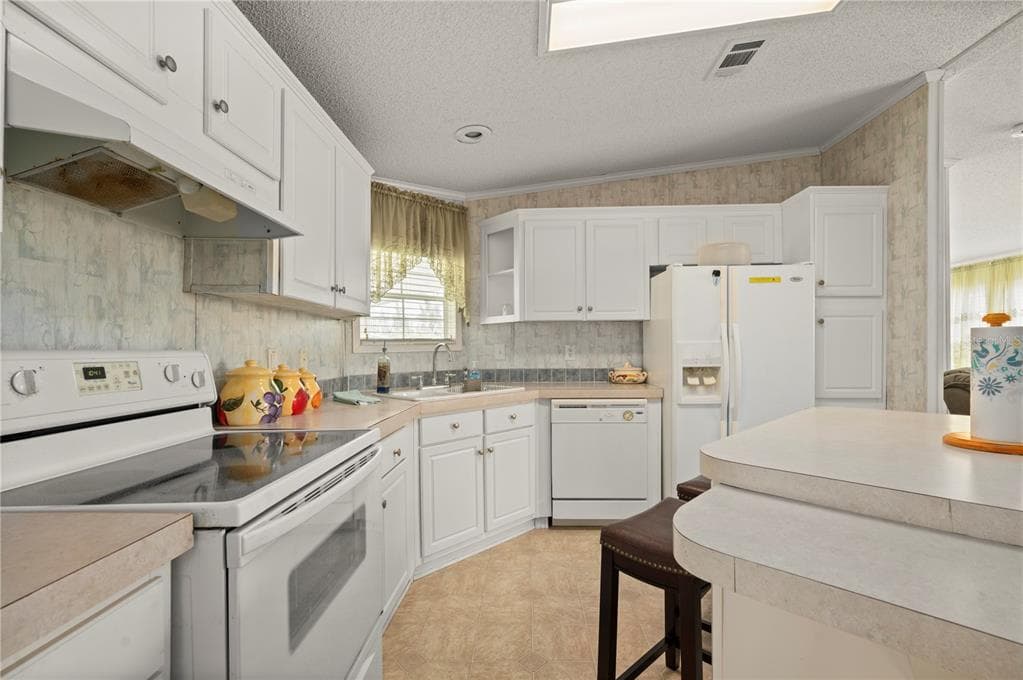 720 DANIA COURT photo 11