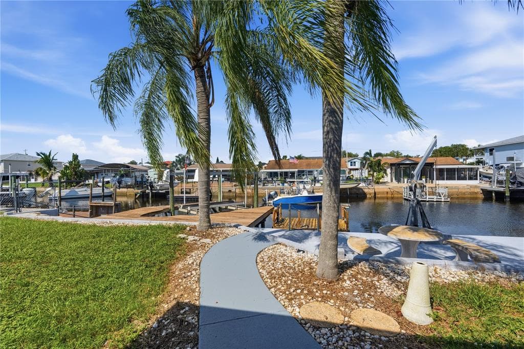 7507 MAKO DRIVE photo 23