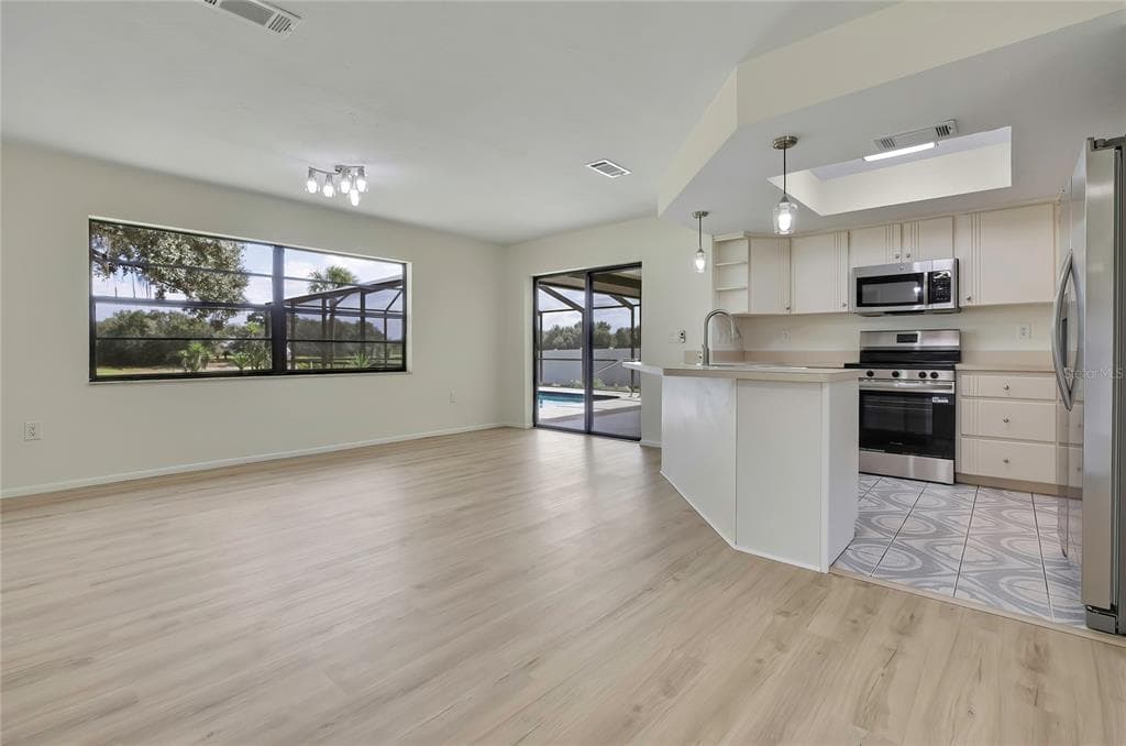 7548 LANDMARK DRIVE photo 22