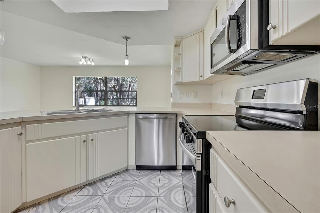 7548 LANDMARK DRIVE photo 15