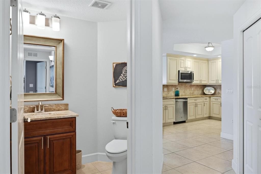 7820 34TH AVENUE W 201 photo 18