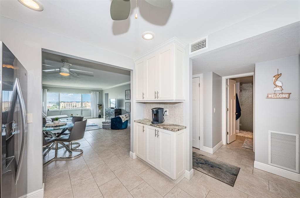4775 COVE CIRCLE 904 photo 6