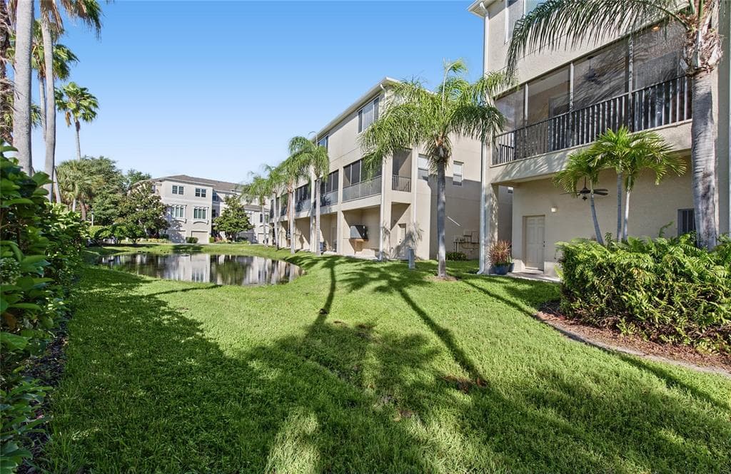 1146 VENETIAN HARBOR DRIVE NE photo 2