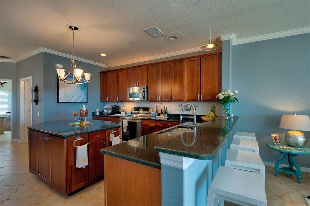 1146 VENETIAN HARBOR DRIVE NE photo 12