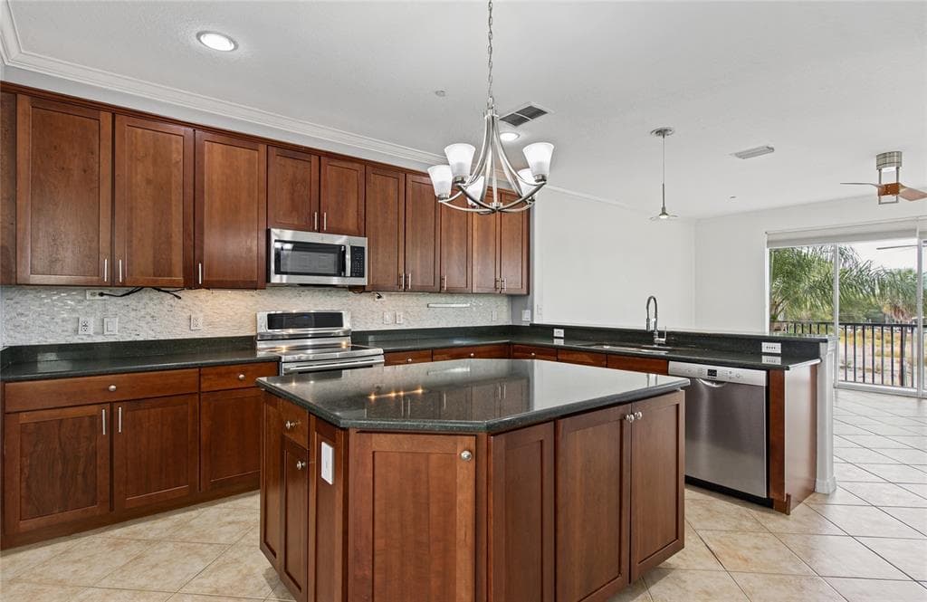 1146 VENETIAN HARBOR DRIVE NE photo 14