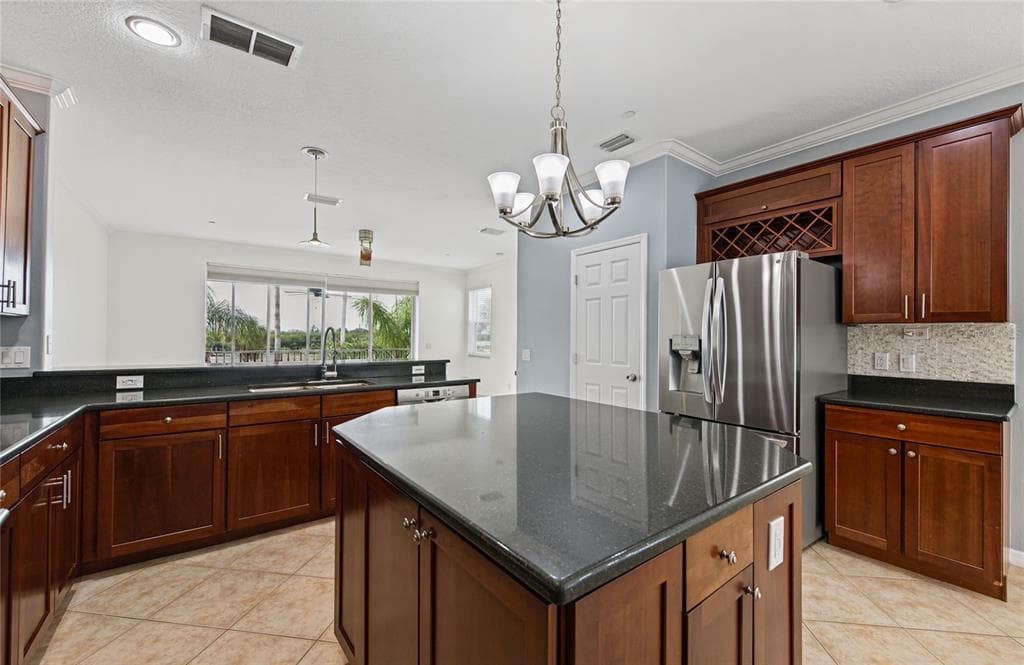 1146 VENETIAN HARBOR DRIVE NE photo 18