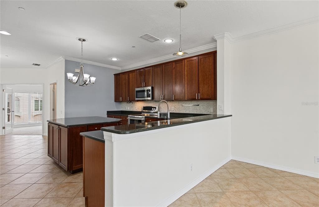 1146 VENETIAN HARBOR DRIVE NE photo 11