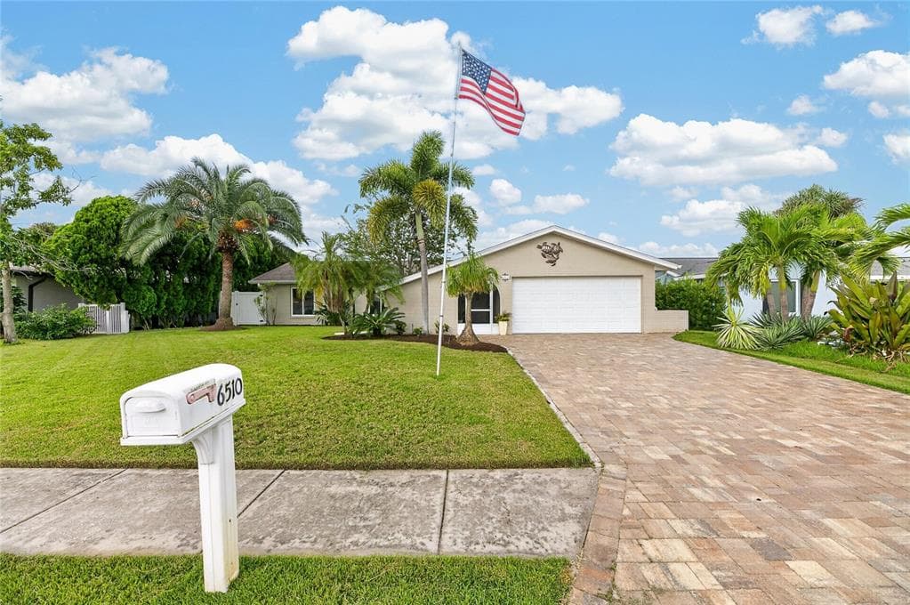 6510 SOLITAIRE PALM WAY 2