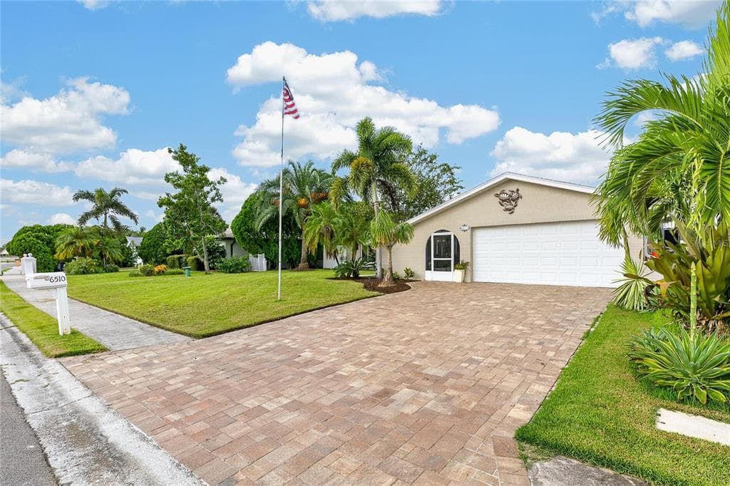 6510 SOLITAIRE PALM WAY photo 17