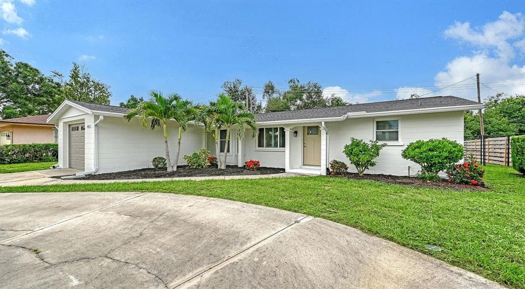 2610 REGATTA DRIVE photo 2