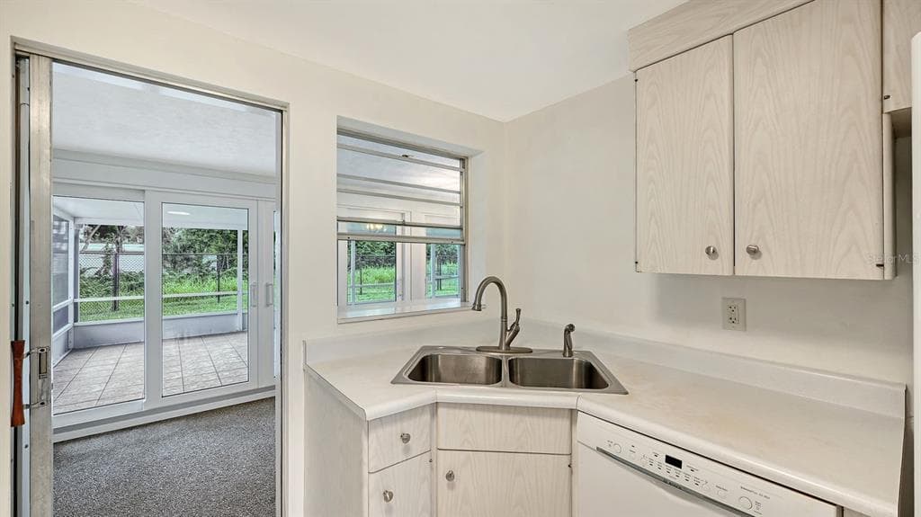2610 REGATTA DRIVE photo 13