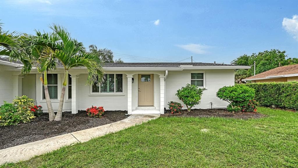 2610 REGATTA DRIVE photo 1