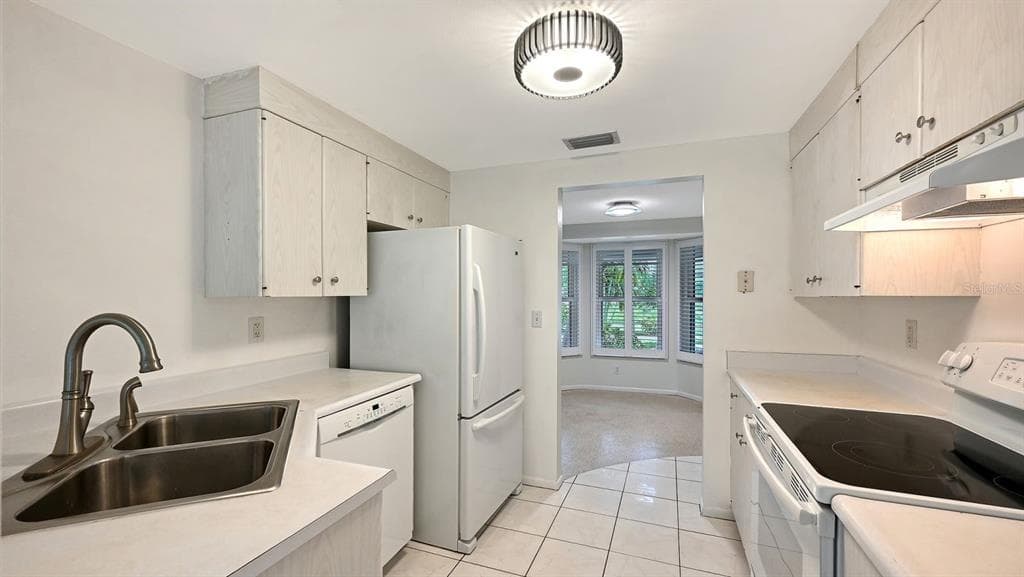 2610 REGATTA DRIVE photo 11