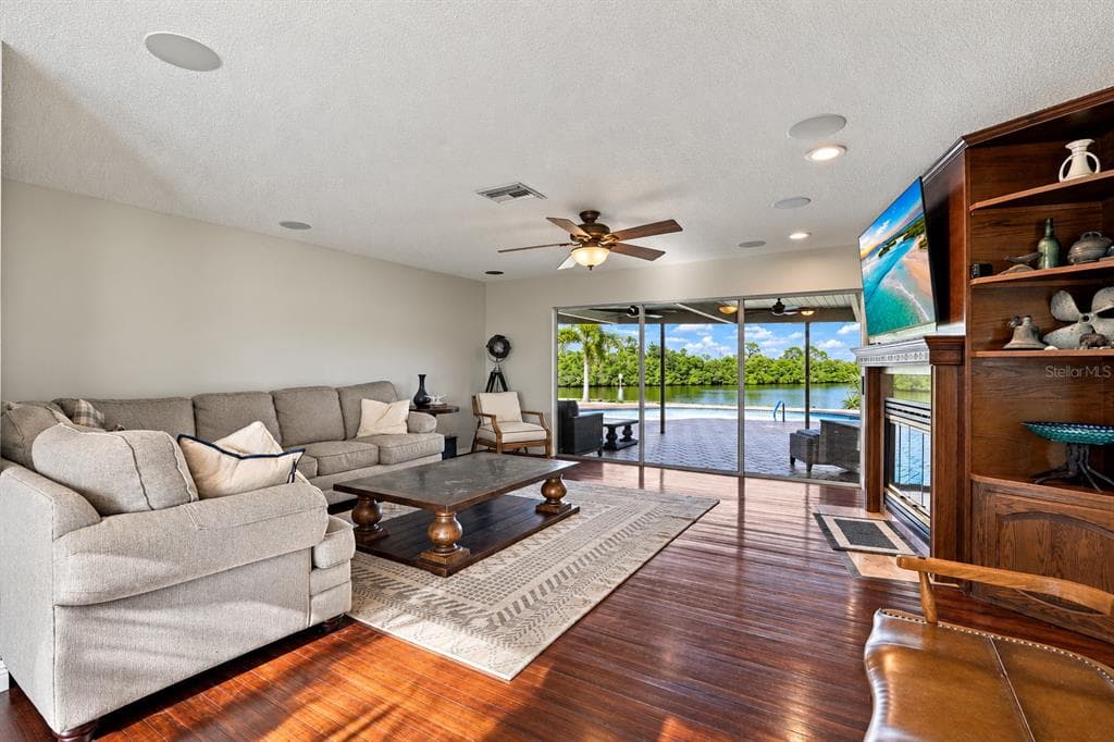 4224 BUR STREET photo 4