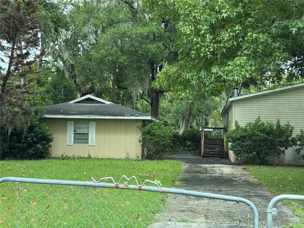 55616 LEE STREET photo 2